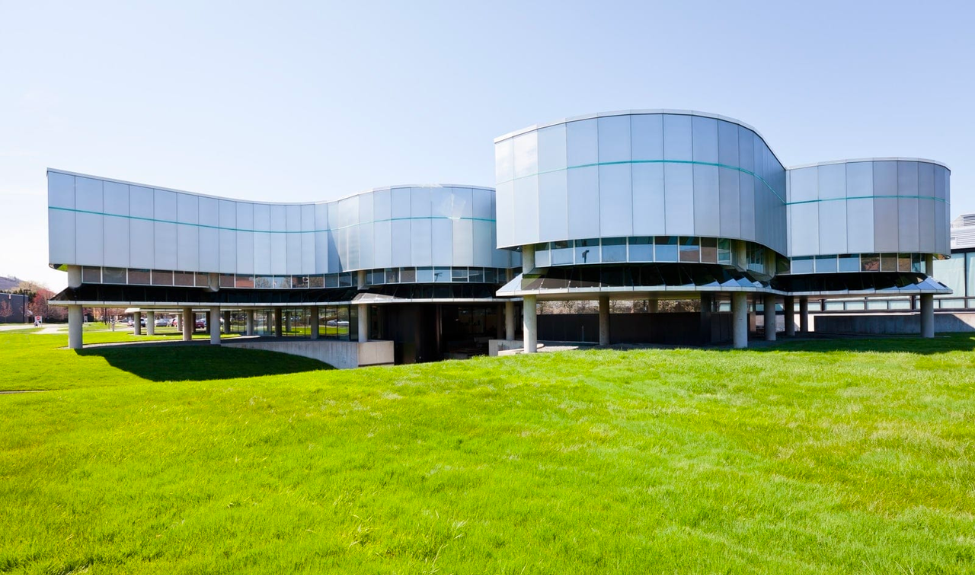   Image: Corning Museum of Glass, Source: cmog.org  